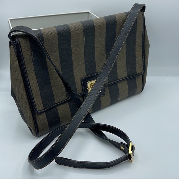 AUTHENTIC Fendi crossbody - Picture 1 of 12